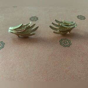 Vintage Gold Coro Screw On Earrings
